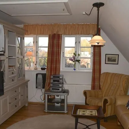 Ferien Unterm Reetdach Whg 03 * 웨베눔